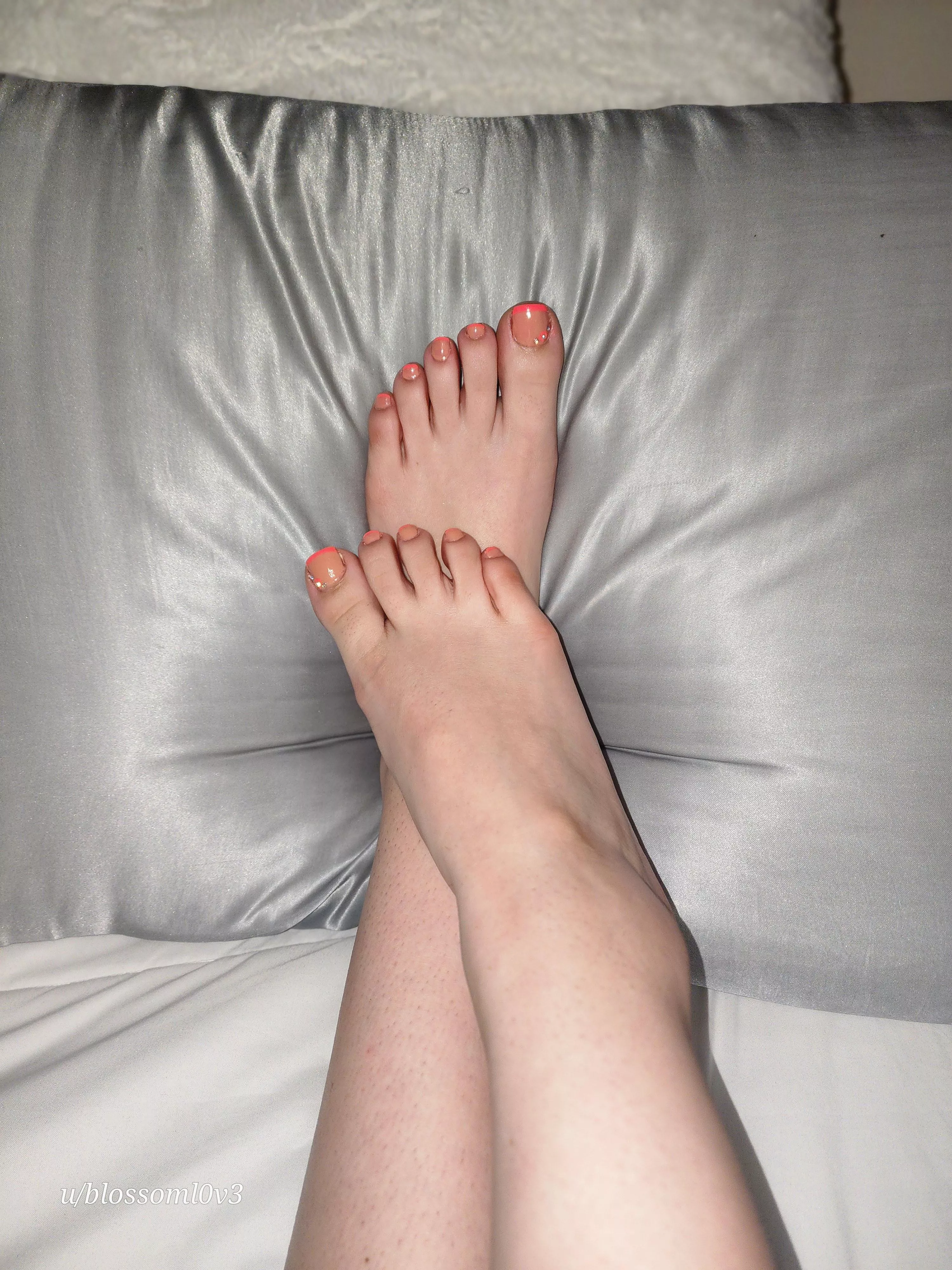 Showing off my Pedi 😊 posted by blossoml0v3