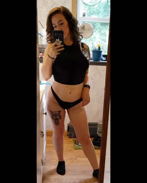 Would you toss around this 100lbs momma? by dabeefqueen92