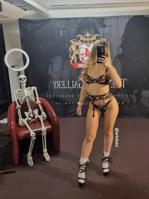 You after a lapdance from me by artslutx