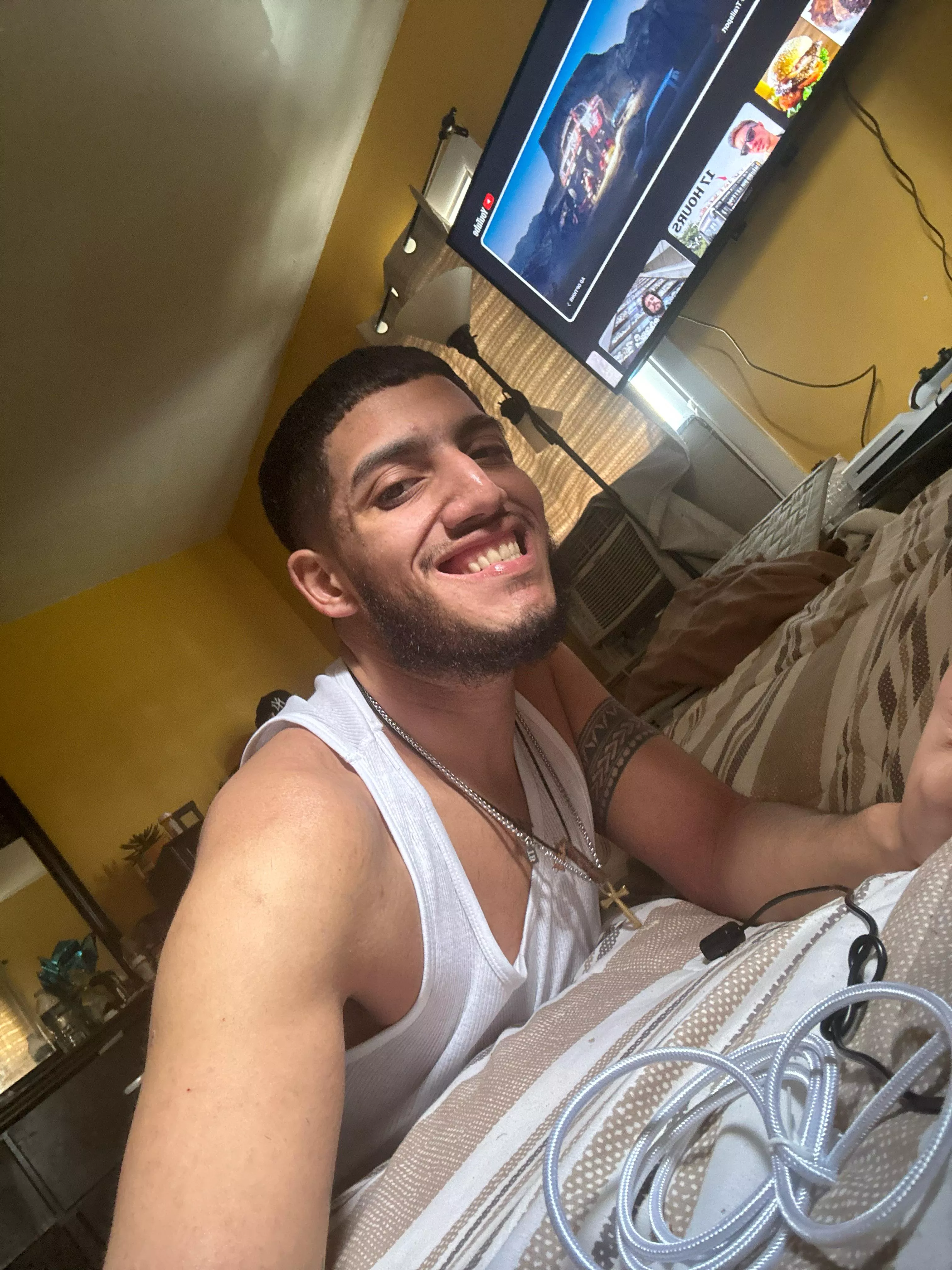 23 m sometimes we just need someone to light up and talk with 😣  posted by Bubbly-Age4628