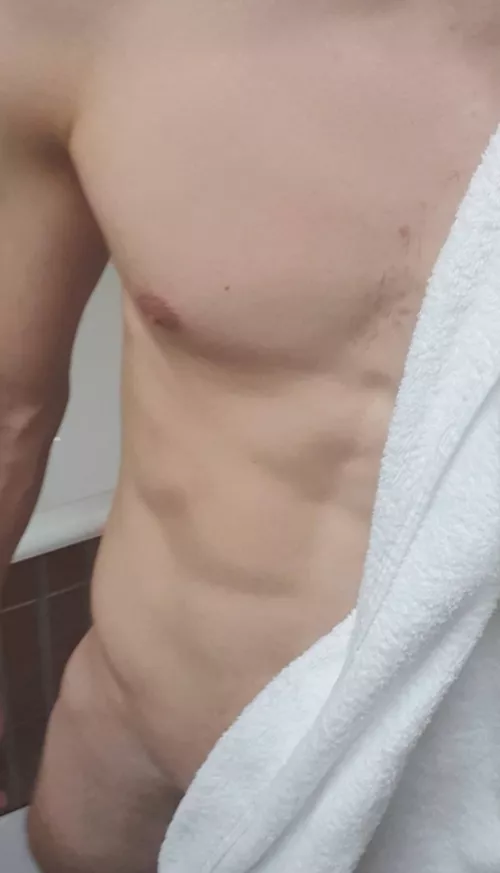 24 fit bro here. Any guys with buzz cut wanna snap with me?  by Batica_gym99