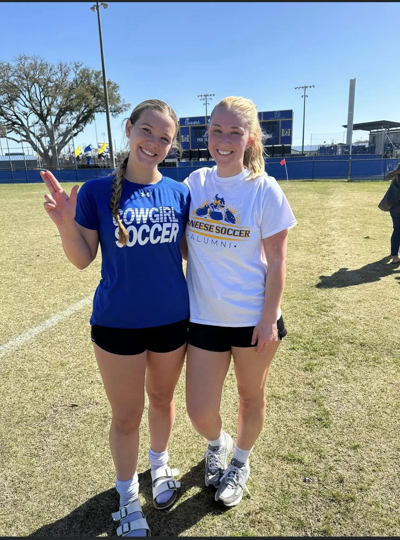 [2]Which sister ?(: posted by FrequentlyFlux