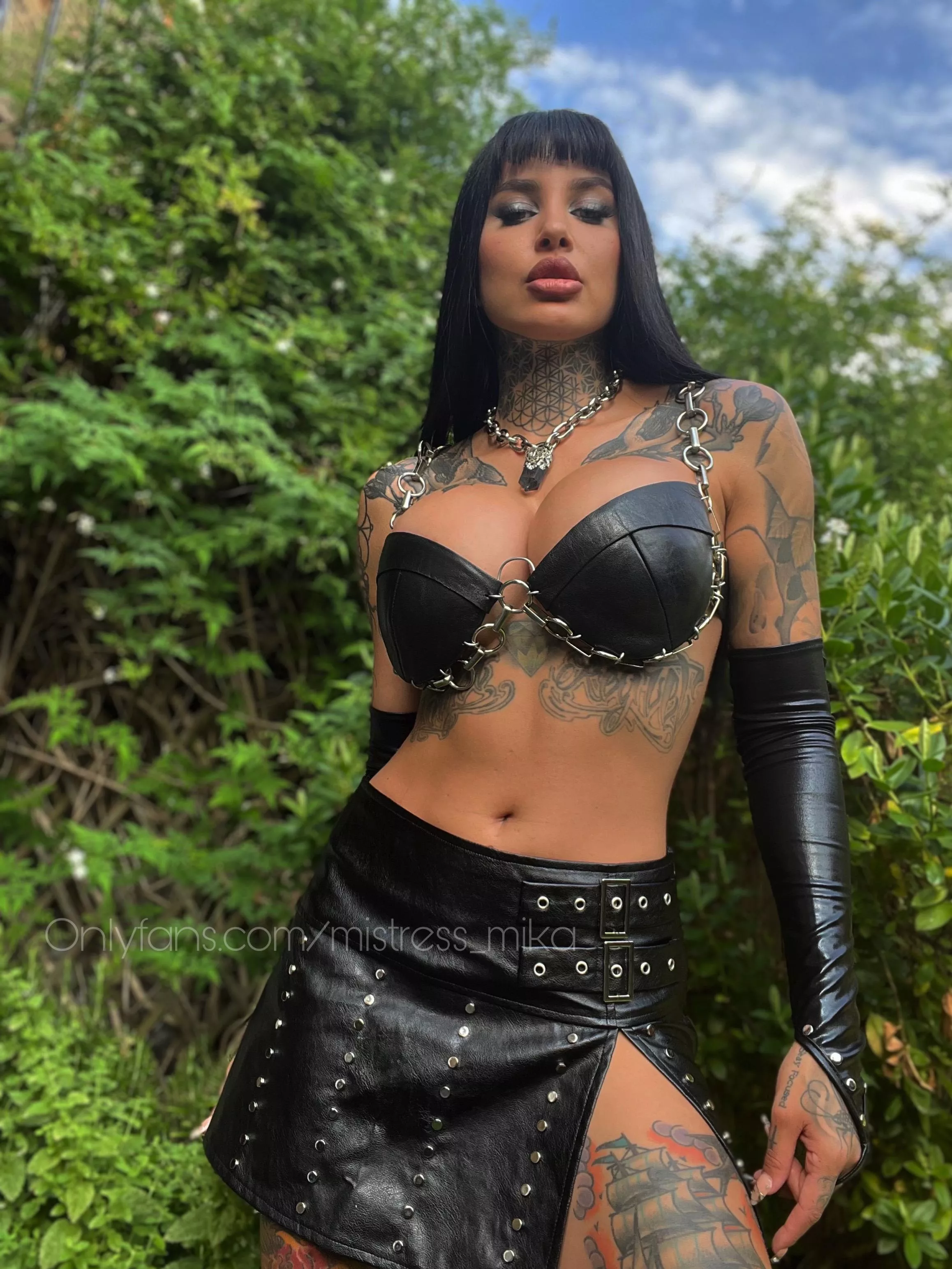 Am I hot enough for you to fuck? posted by starklyFeign