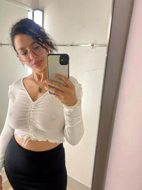 Am I pretty enough to make an impact? by gabby_stimulus