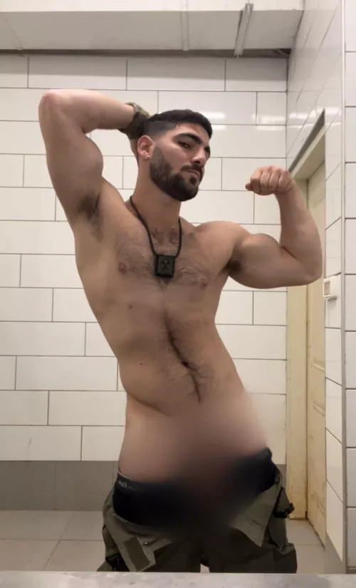 Are you brave enough for an unblurred pic ? by thebicepsking