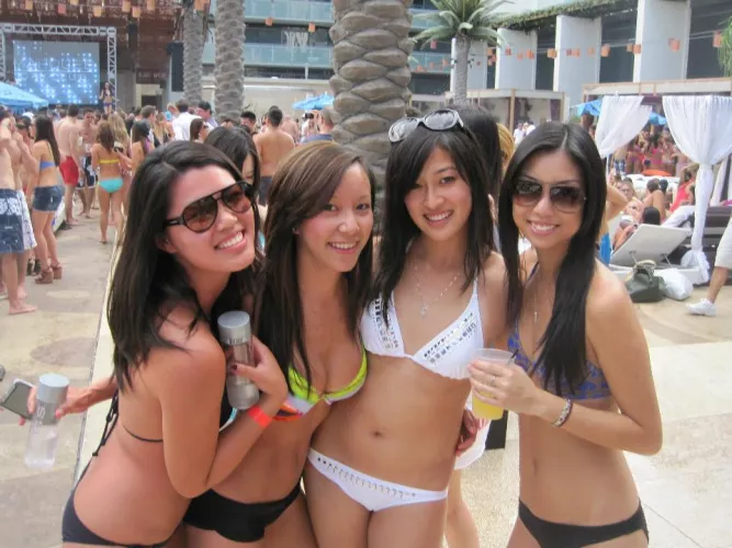 At the beach  by Blitz101r