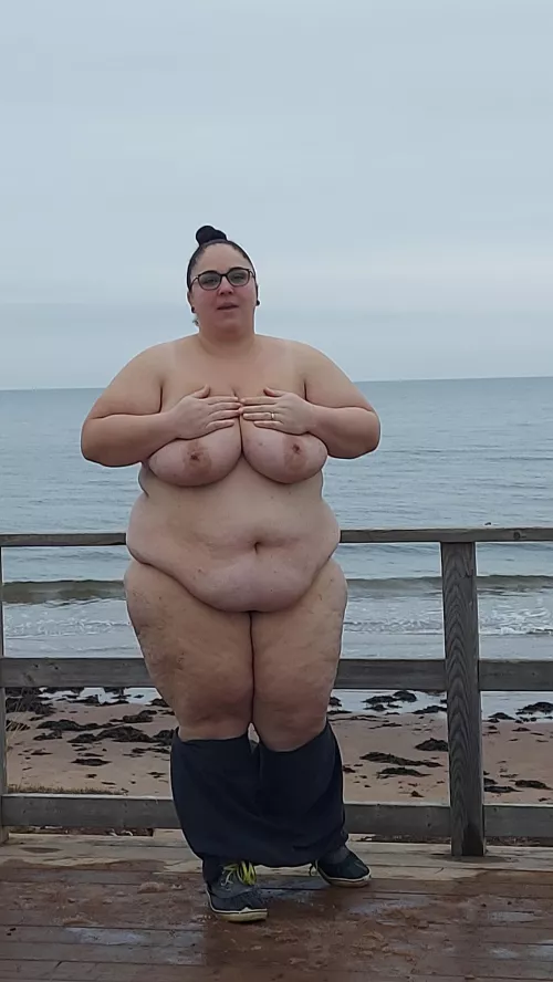 Brisk at the beach  by bipolybbw