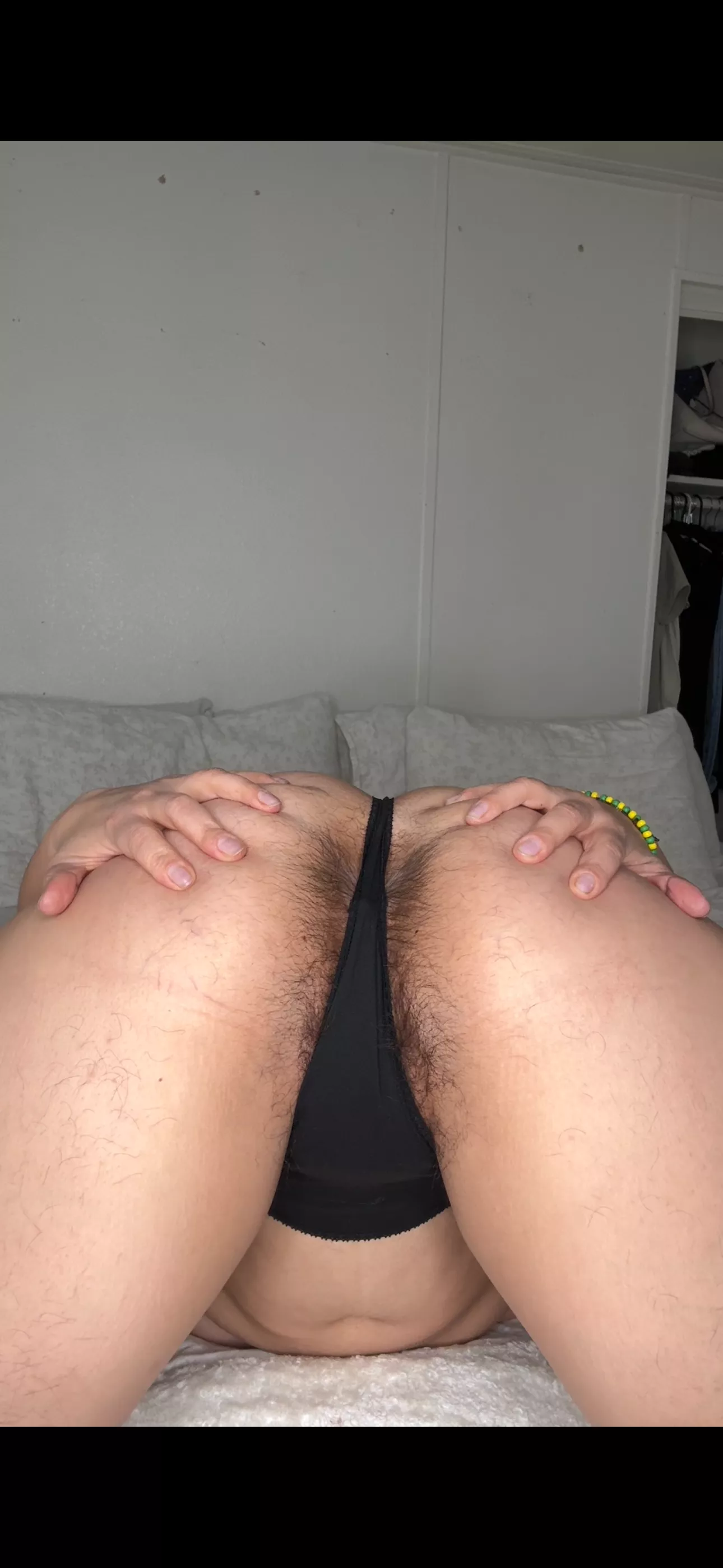 Dedicated to t[h]e guys who don’t mind a little hair in their mouth posted by CleopatraTrone