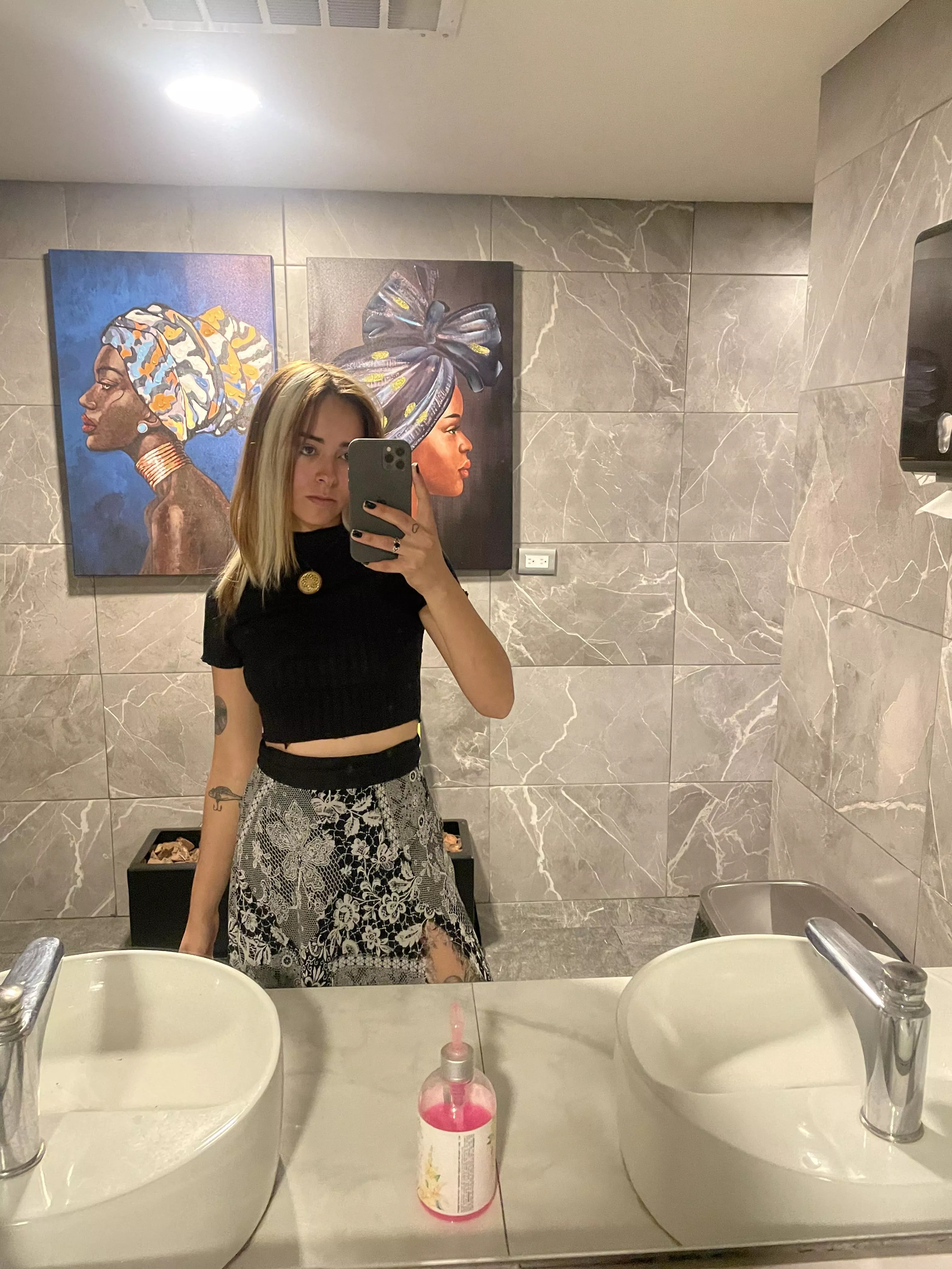 do i look classy in this outfit posted by Anelchacon