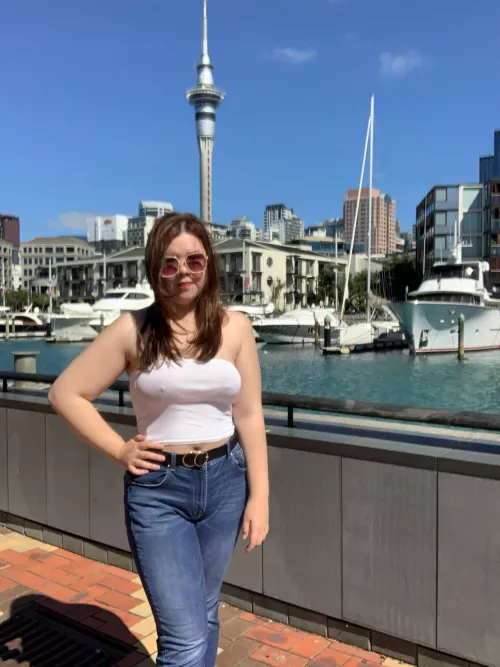 Hello Auckland 👋🏻 by wishcockroachextinct