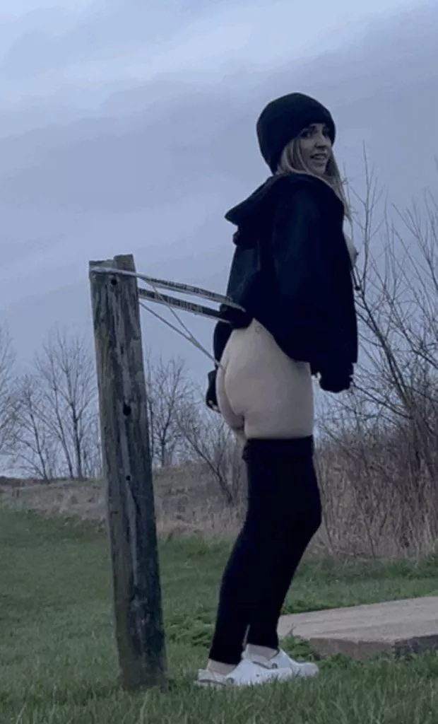 hElp i got my panties stuck again 😓 posted by Its_YouKittenMe