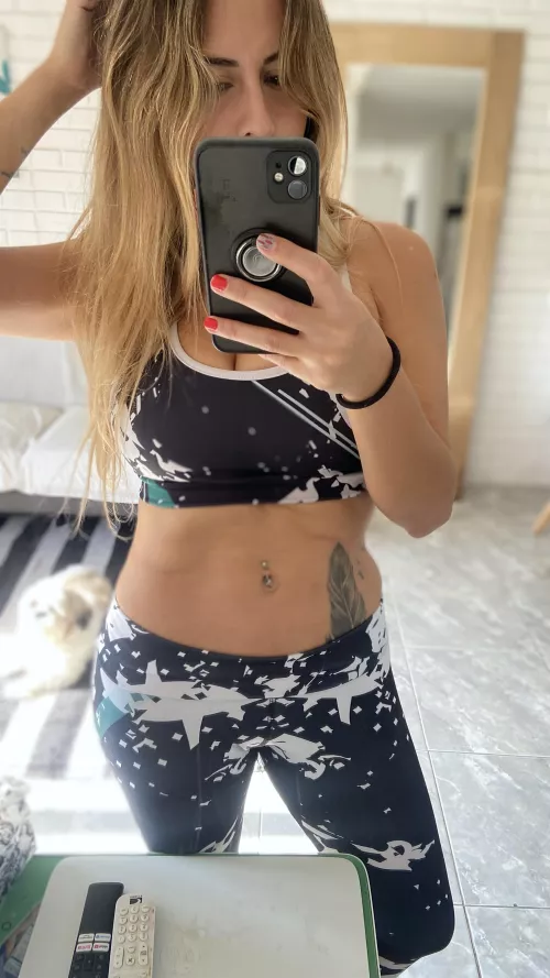 how do guys you feel about brown latinas here ? You like ? by Innocent_Hearta