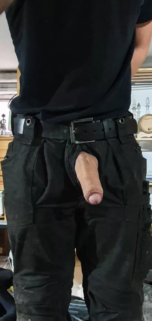 How do you react if this construction worker knocks on your door? by mo_ooze