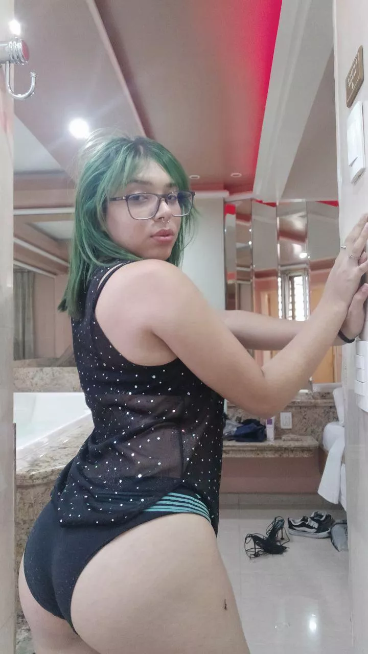 I haven't sit on someone's face for a long time posted by MaddisonMadness