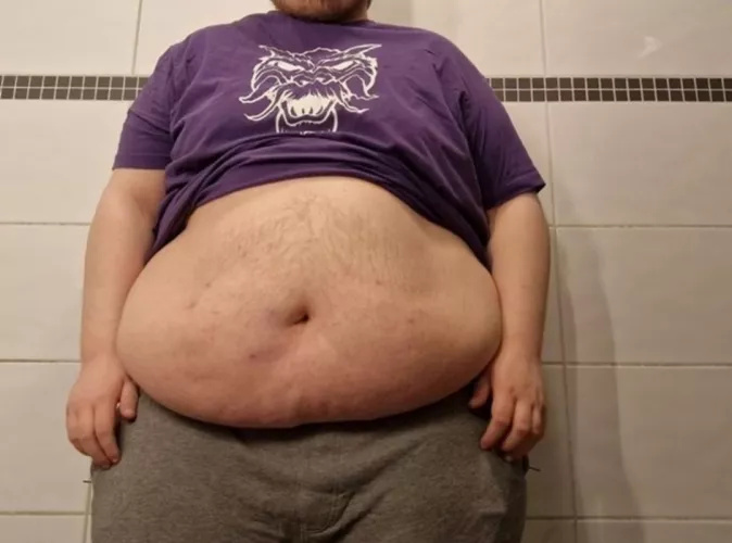 I love showing off my body :) by StockMeringue7