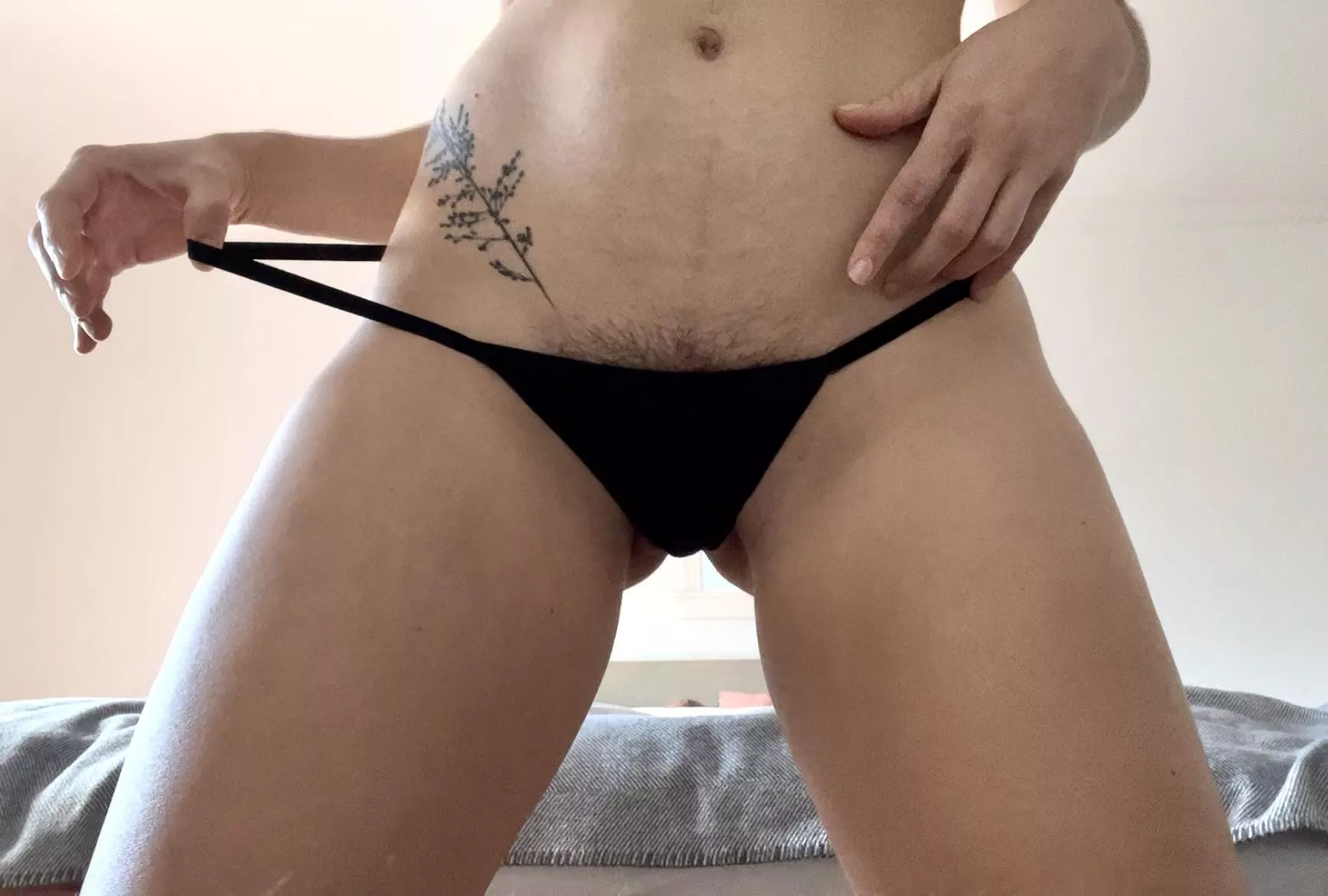 I love teasing you with my hairy pussy  posted by maplesyrup_girl