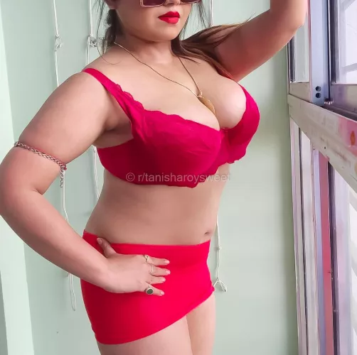 I wore this Mini Skirt specifically to tease Mature Older Men, not sure if that works by tanisharoysweet