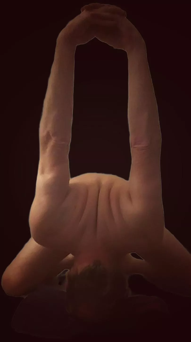 Loosening the Shoulders posted by NakedBliss