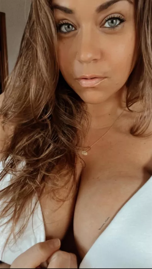 My contribution for today by Buxom_Vixen_