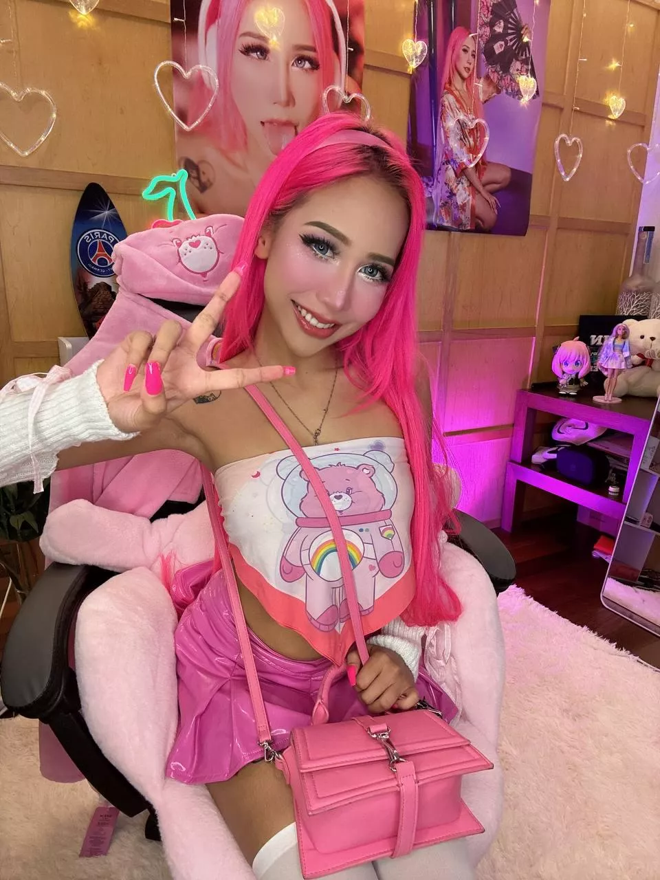 Pink hair dont care posted by PomegranateFim