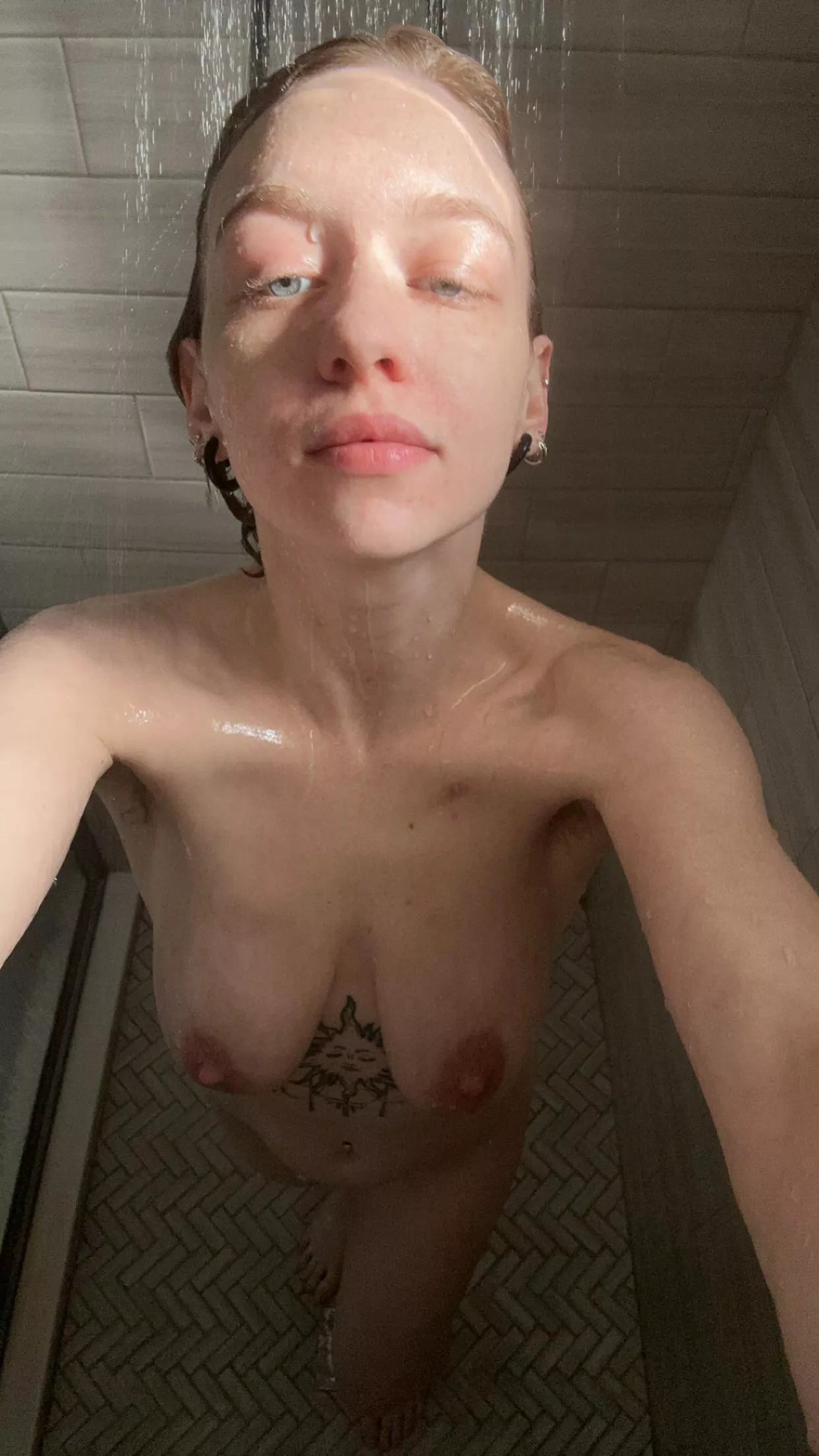 pov showering with mommy💦❤️ (i’m 5’3”)  posted by miilkymommy