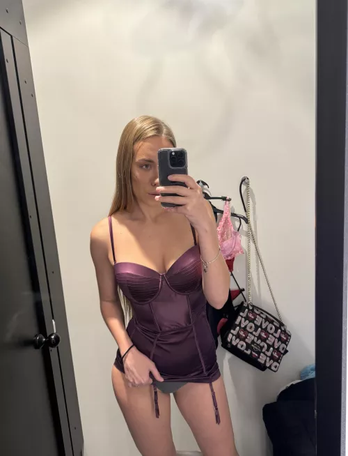 This is my purple female armor by MistressOfArousal