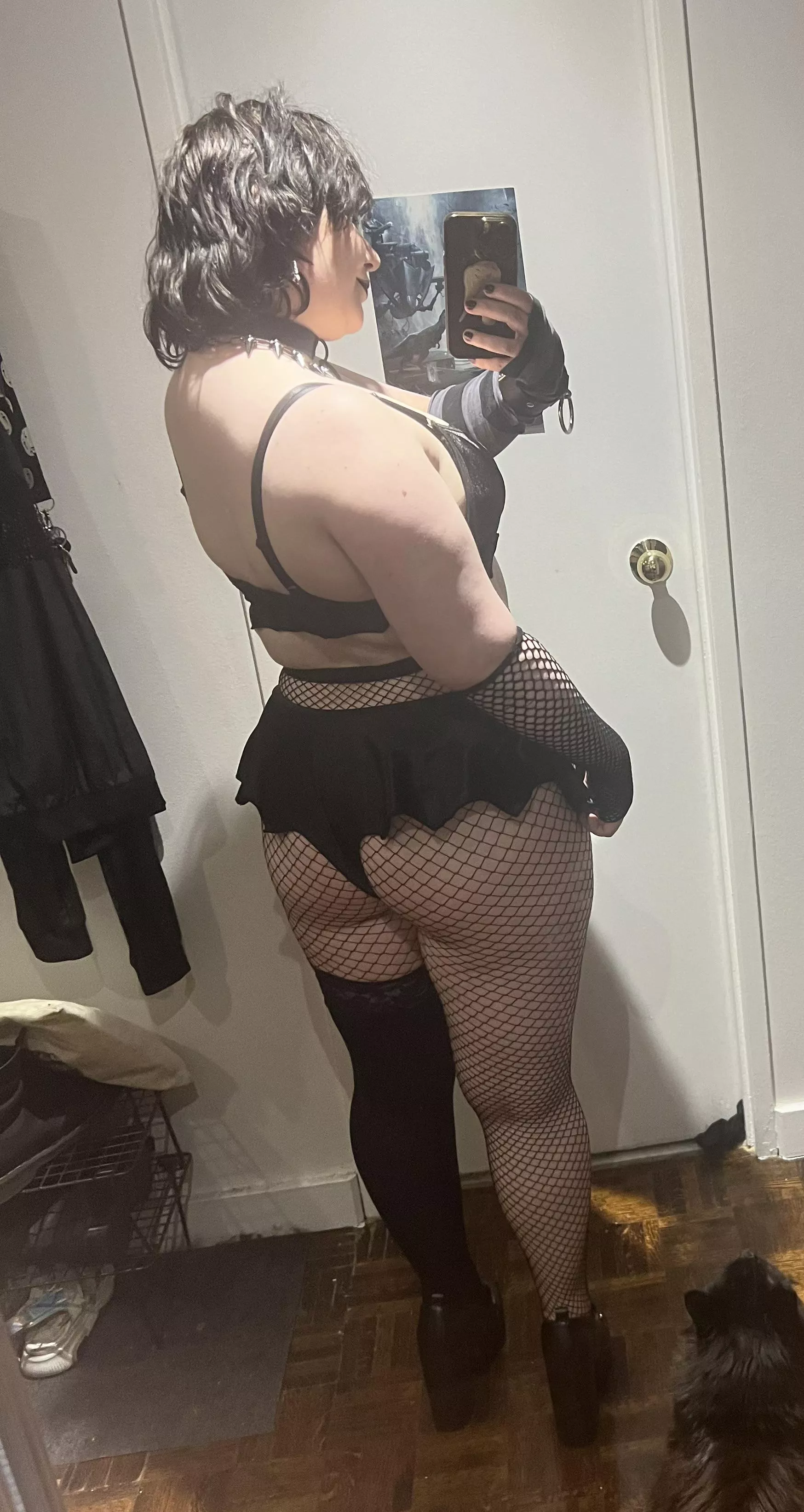 What do you think of thick goth sluts? posted by Dpnbitch