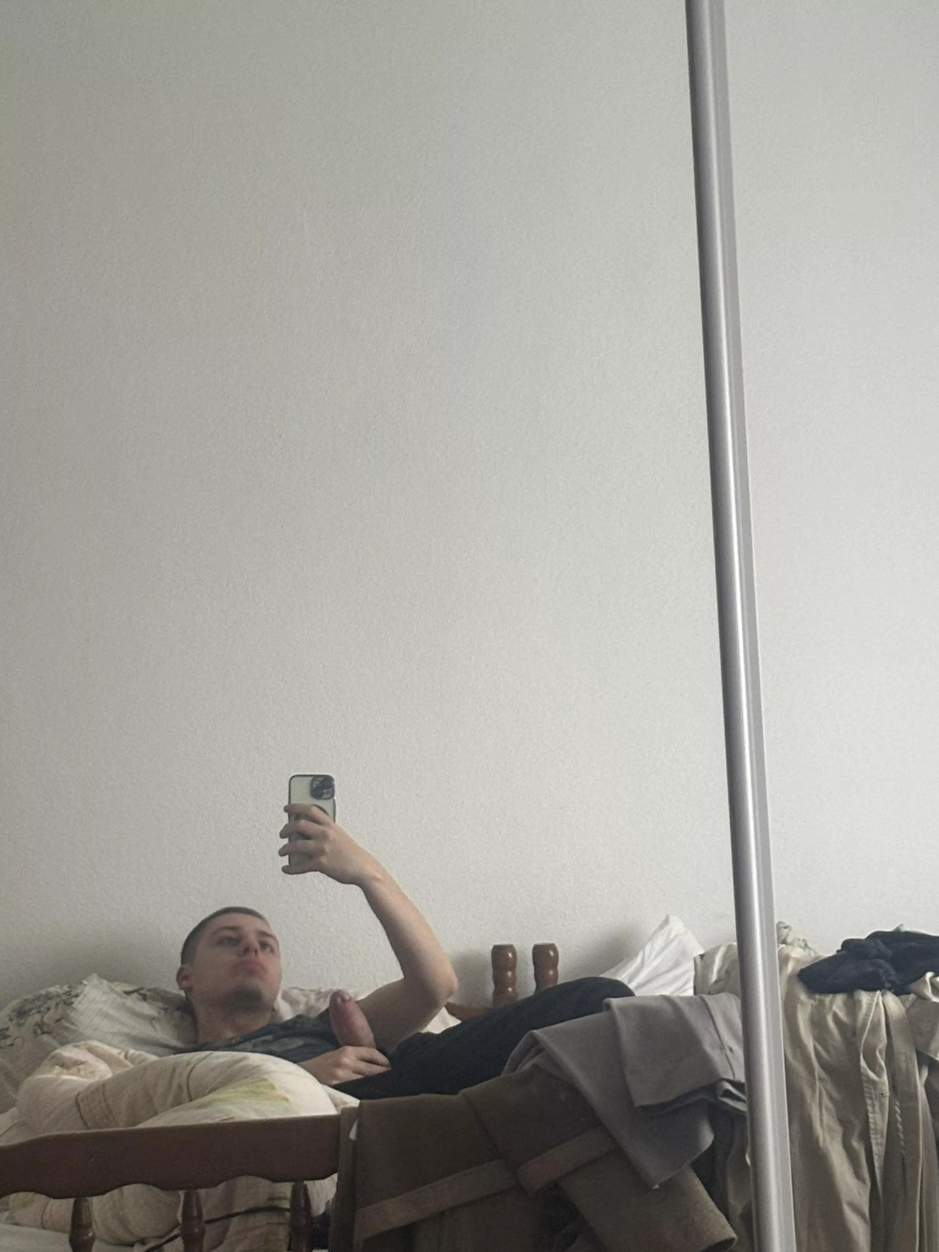 18 recently started jerking off for the first time, come pm posted by SnooDogs4293