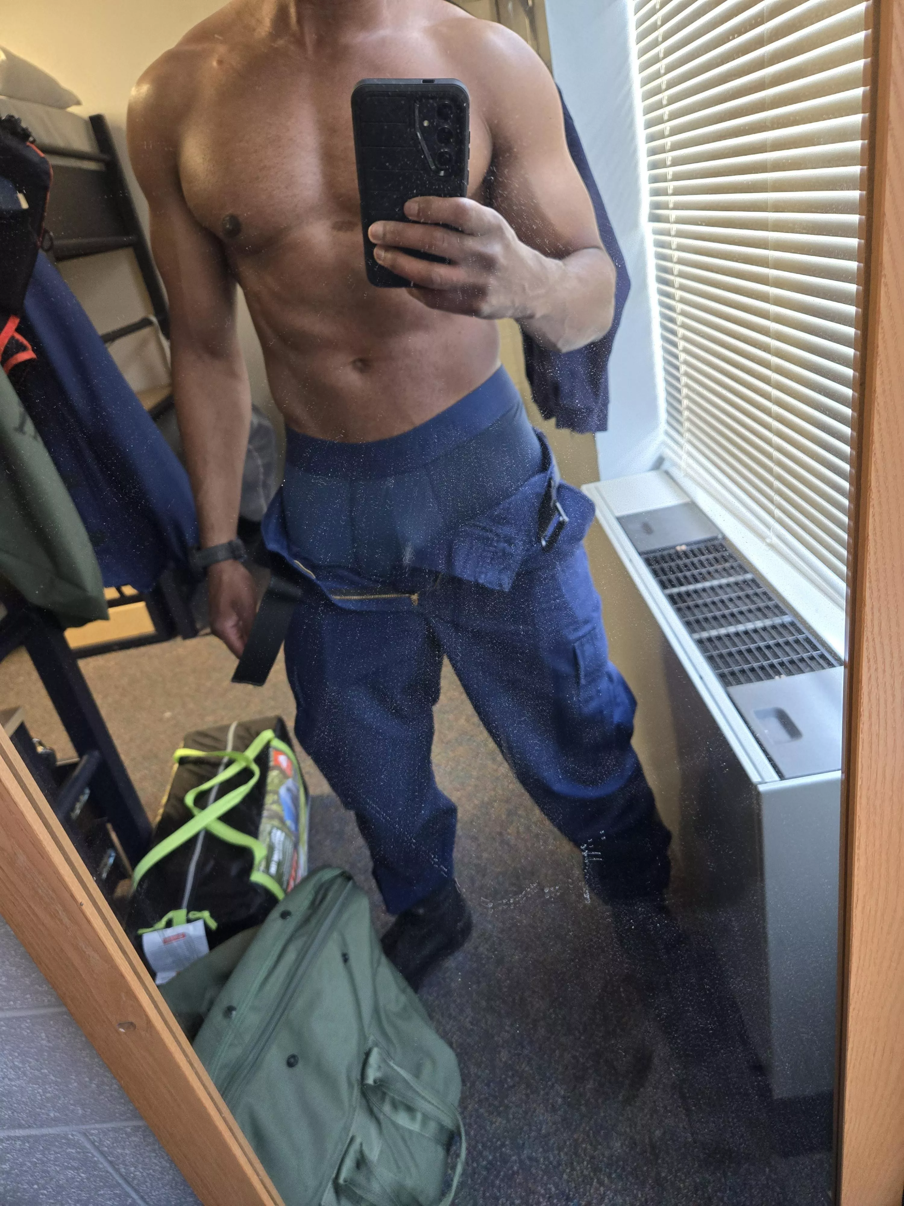 [33] where are the military boys that can keep up with a bro 🥵 posted by TheNaughtyRonin