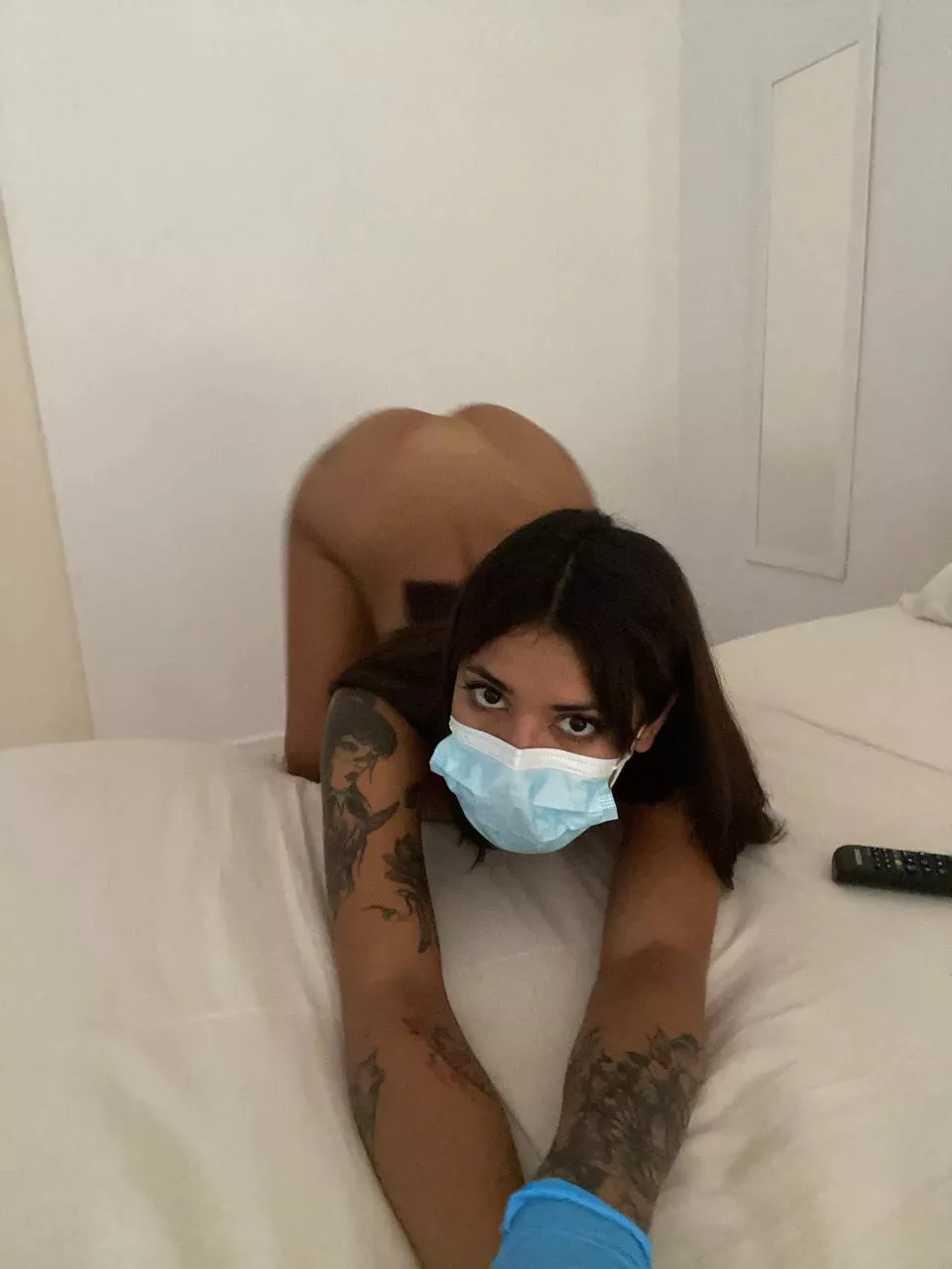 Are you married looking at my naughty pics? Y or N? 😈 posted by Lia_start