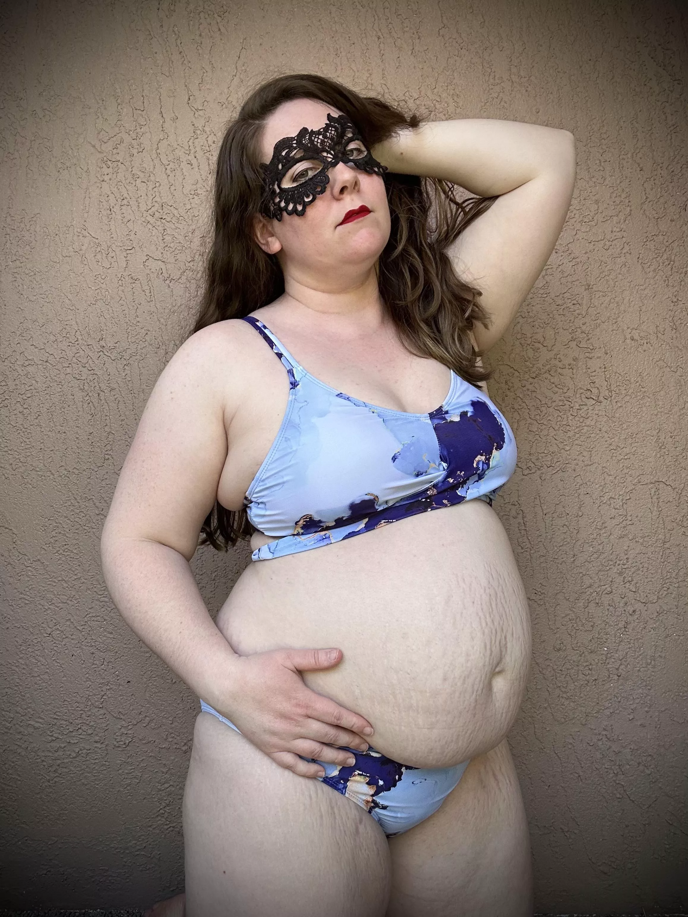 Bump needs love posted by CurvyMamasFeet