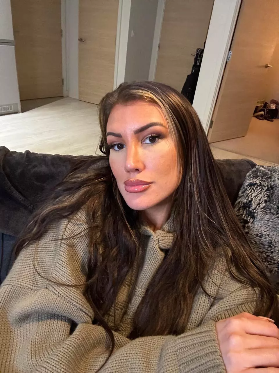 Classy selfie posted by SufficientSail4615