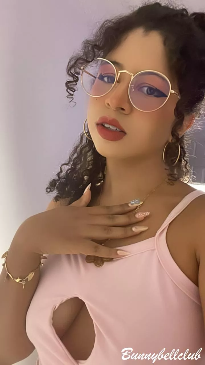 do you like curly girls? posted by bunnybellclub