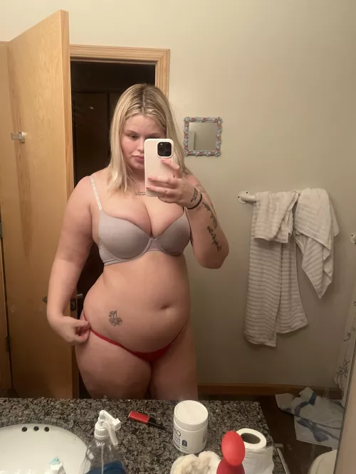 Do you like my new body type?  by wispy_girlwa