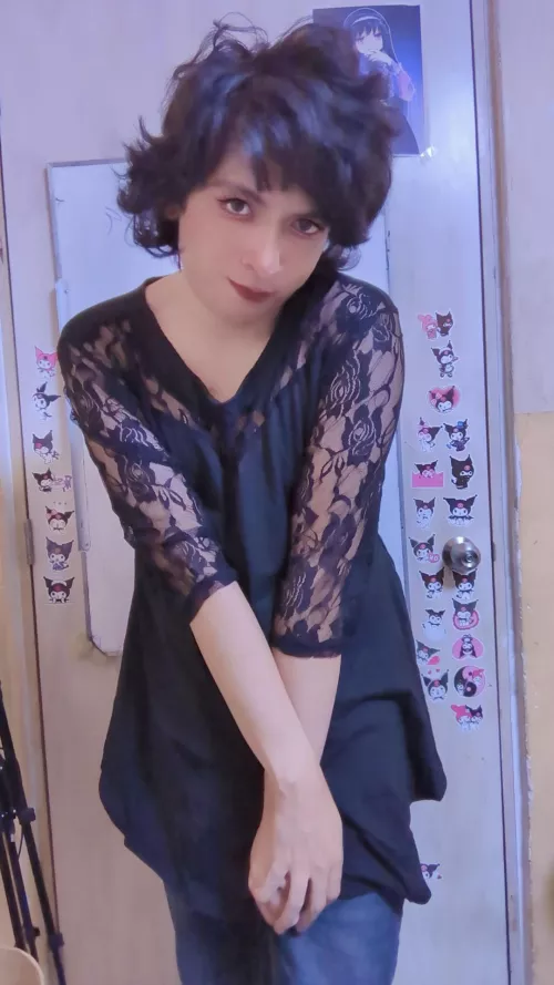 Don’t mind my hair I’m trying a crazy lady style by lily_stormagedon