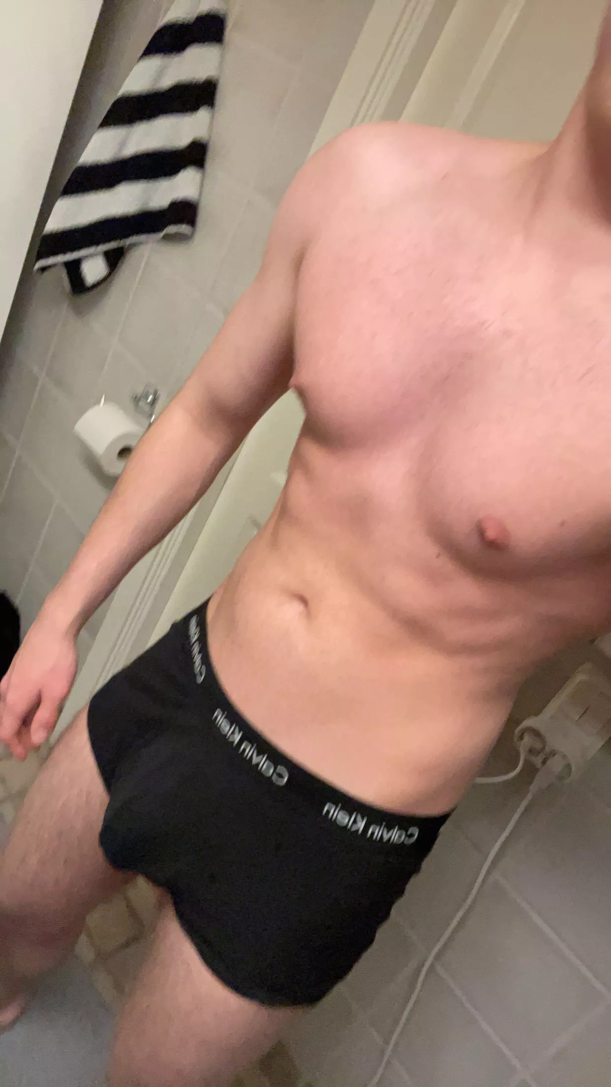 Hmu fit bros (18) posted by Obvious_Promotion_87