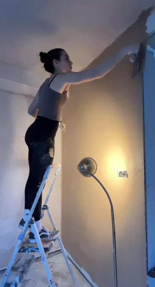 How do I look while DIY plastering? by DIYwithAli