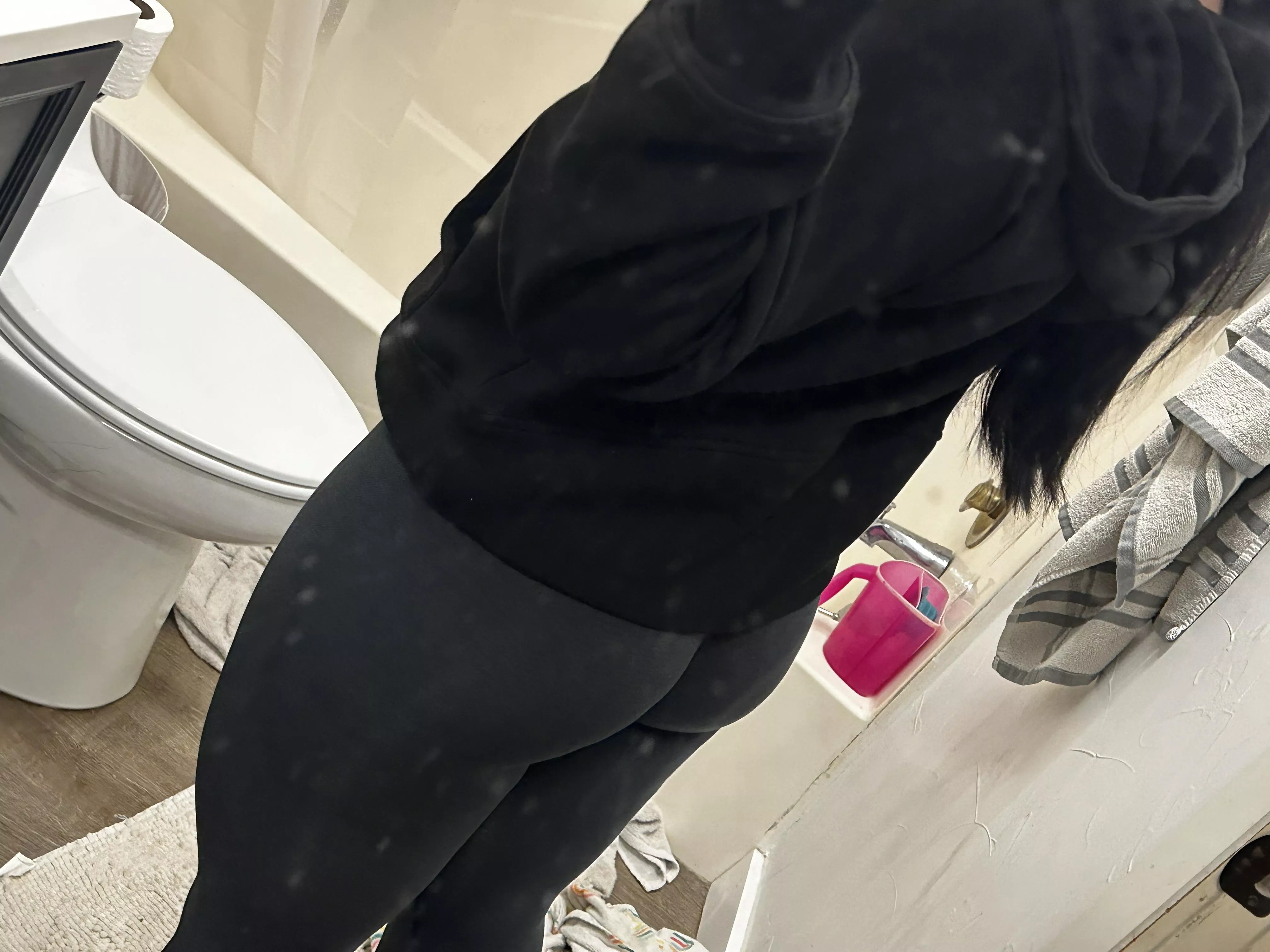 Hubby wouldn’t mind watching me fuck a fan or 2! posted by 37fvet