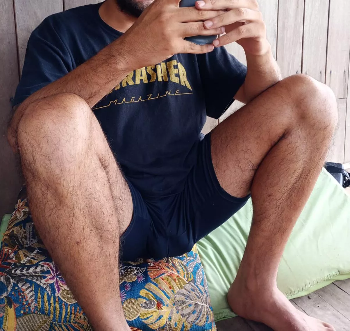 I am fascinated by cuya who adore me and admire my bulge posted by Same-Lobster-7572