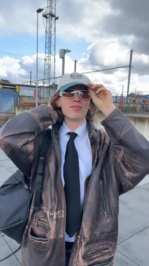 I felt confident in my outfit, what do y’all think? :) by Auguststhorm