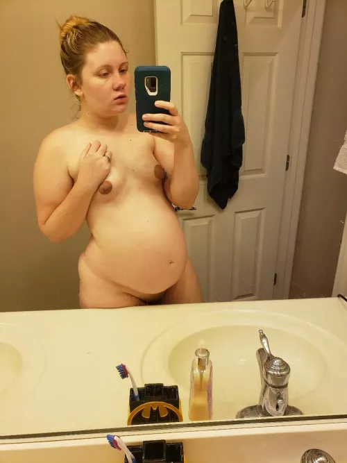 I love my pregnant body by RedSouth