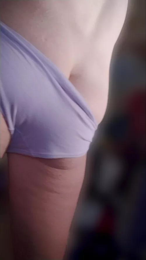 Is buttcrack a bonus? by The-Kitty_Thing