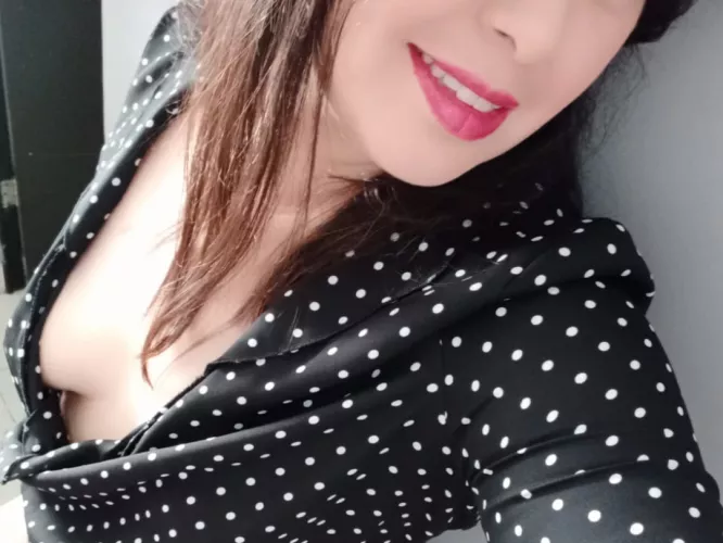 It's a braless kind of Monday today! by Seductive_Samyra