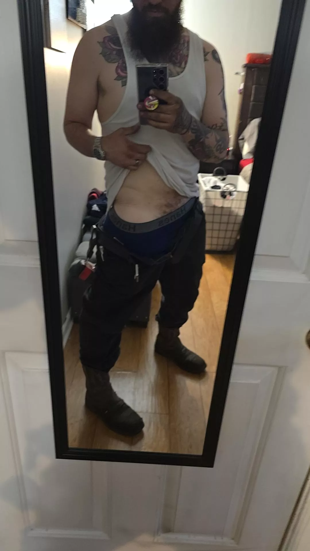 Just got off work, need to shower😊 posted by salamikink