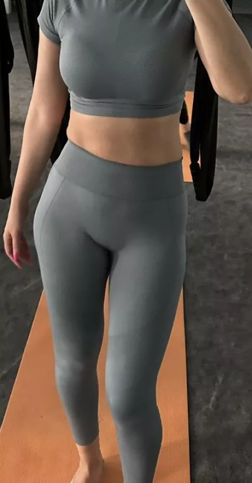 Rate my wife in leggings (42F) by Dezves