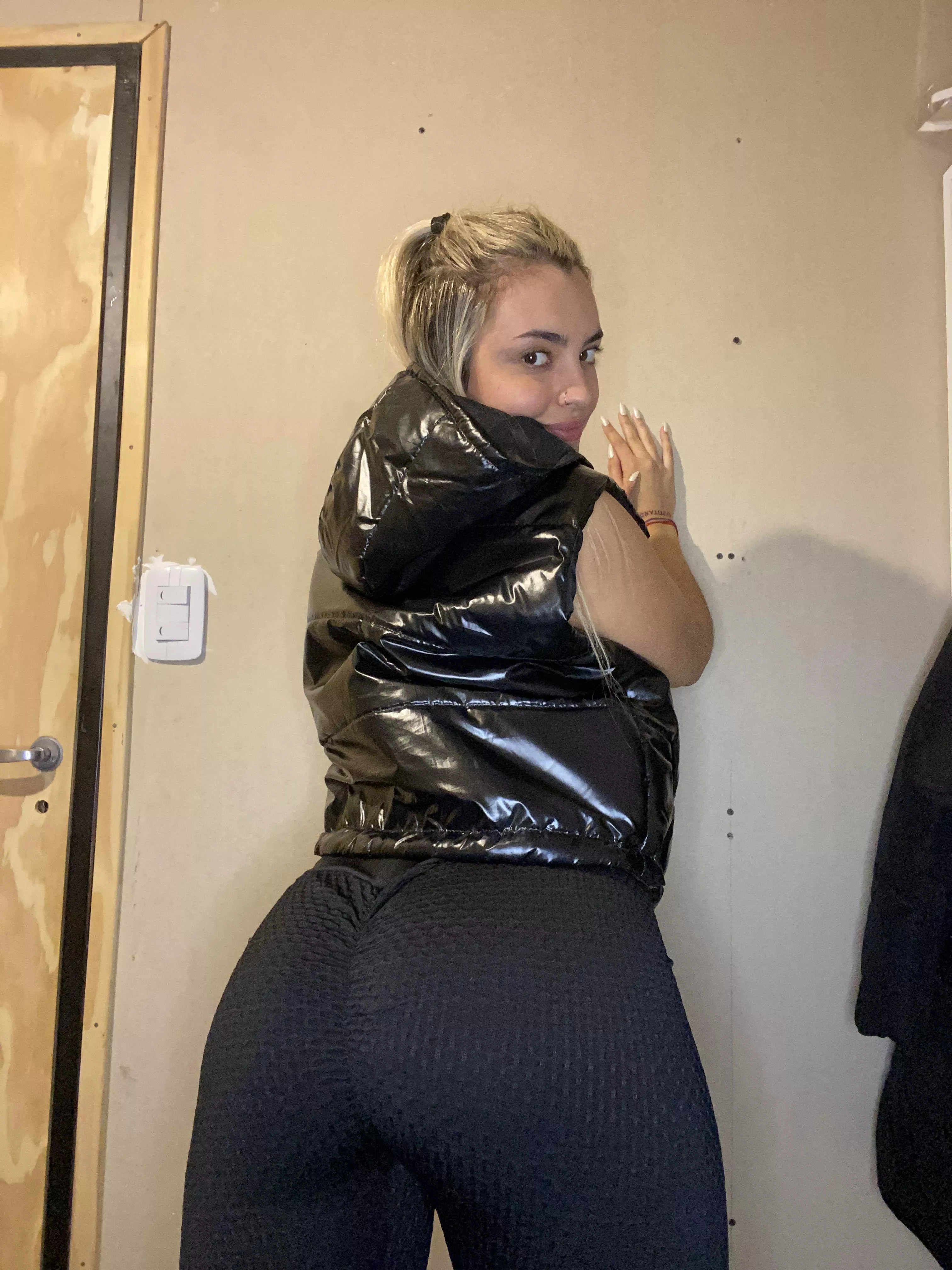 Rip me leggings off and taste my ass posted by markmar3435