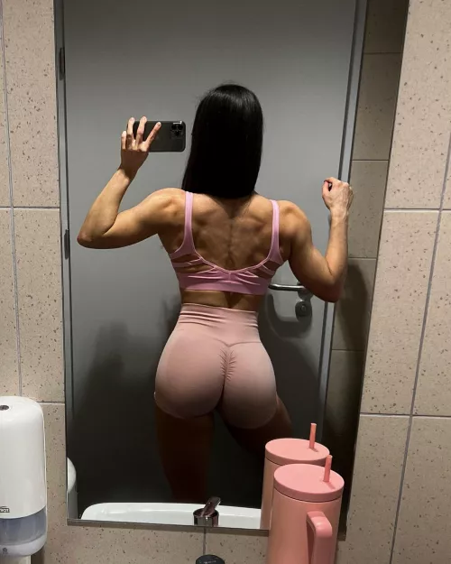 shredded back by linasphysiquex