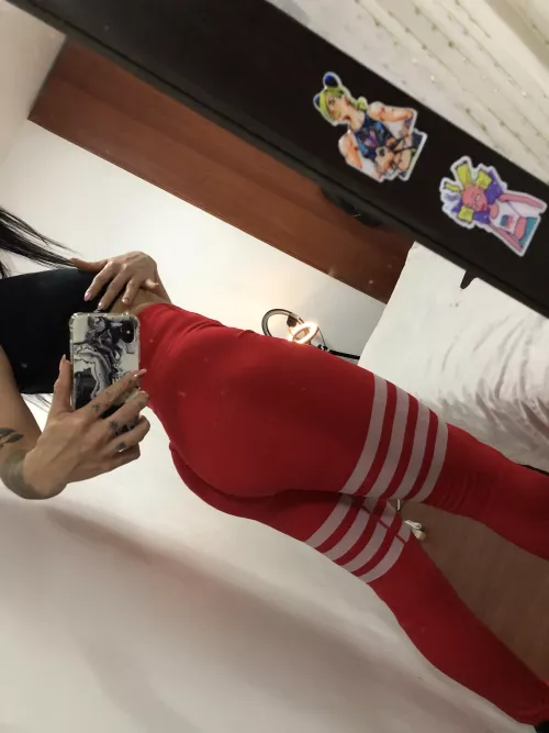 sooo tight  by Eva_Belle