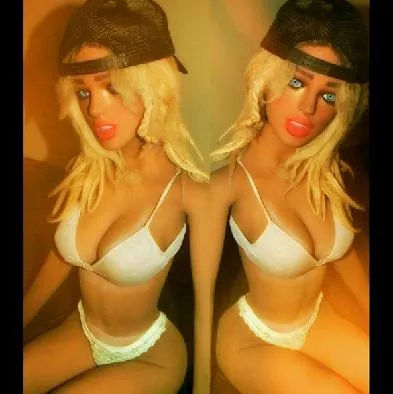 Tan lines and good times posted by TopModoll