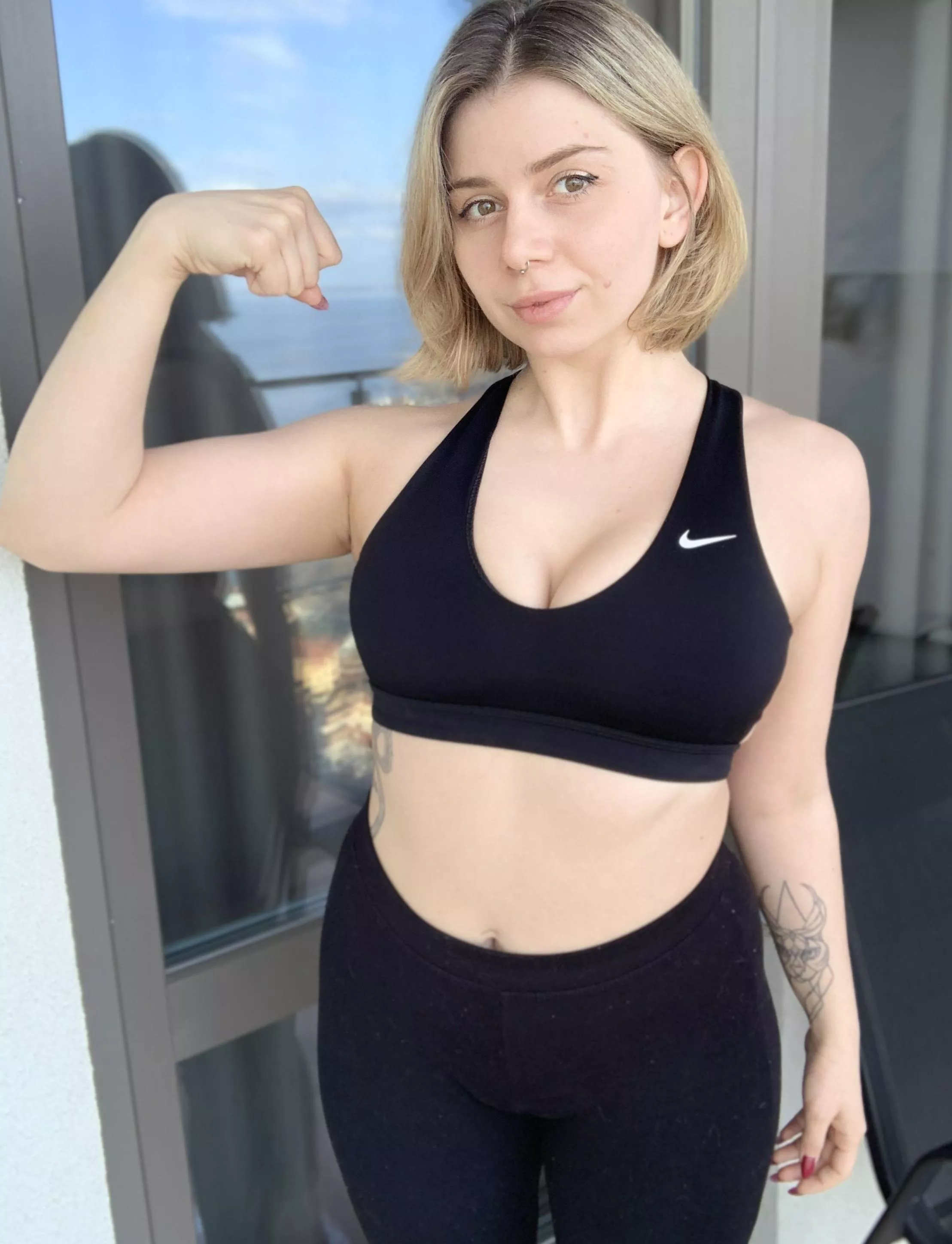 Top provides excellent bust support posted by AstutelyRefuel